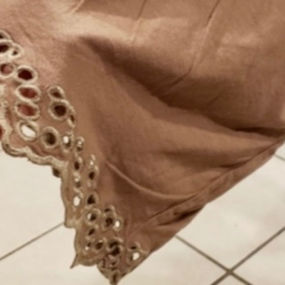 BCBG Max Azria Soft Brown Detailed Tunic Top. Sz M - Picture 6 of 9